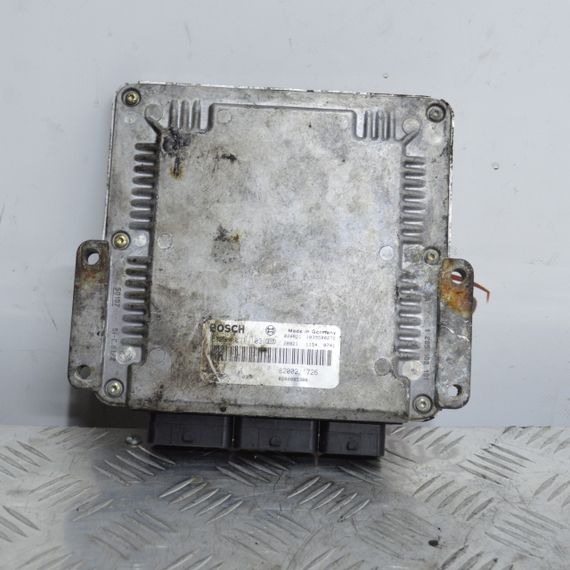 Блок управління двигуном Renault 2.2 DCI Espace IV Laguna II ЕБУ комп'ютер Рено 8200211726 0281011103