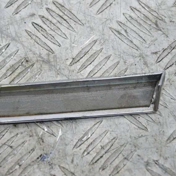 Накладка кутового скла передня права Ford Fiesta VII 2012-2017 Накладка передньої правої квартирки Форд Фієста 7 447262 | Зображення 5