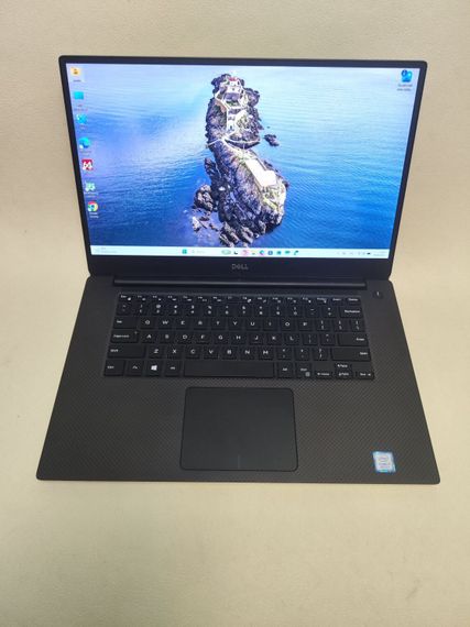 Мобильная рабочая станция Dell Precision 5530 / 15.6" (1920x1080) IPS / Intel Core i7-8750H (6 (12) ядер по 2.2 - 4.1 GHz) / 16 GB DDR4 / 256 GB SSD / nVidia Quadro P1000, 4 GB GDDR5, 128-bit / WebCam б/у | Зображення 1