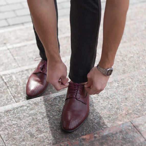 Бордовые туфли на шнурках 42  размер | Зображення 2