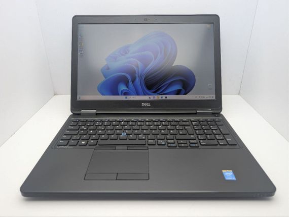 Ноутбук Dell Latitude E5550 / 15.6" (1920x1080) TN / Intel Core i3-5010U (2 (4) ядра по 2.1 GHz) / 8 GB DDR3 / 120 GB SSD / Intel HD Graphics 5500 / WebCam б/у | Зображення 1