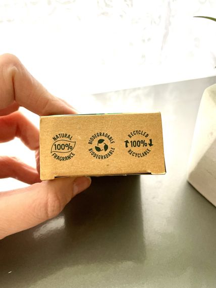 Твердий шампунь для сухого волосся faith in nature shea & argan shampoo bar | Зображення 3
