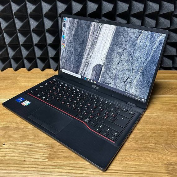 Ультрабук Fujitsu LifeBook E5412 / 14" (1920x1080) IPS / Intel Core i5-1235U (10 (12) ядер по 3.3 - 4.4 GHz) / 16 GB DDR4 / 256 GB SSD / Intel Iris Xe Graphics / WebCam б/в | Зображення 3