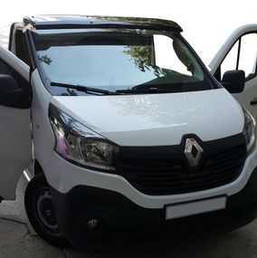 Козырек на лобовое стекло (черный глянец, 5мм) для Nissan NV300 2016-2024 гг