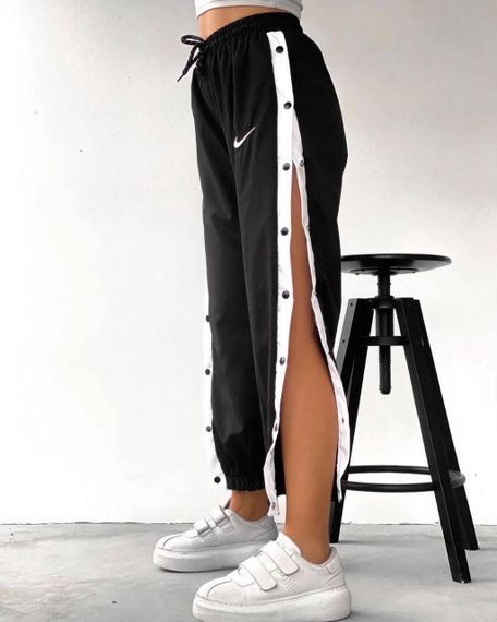 Женские модные спортивные штаны с лампасами плащевка LS191 цвет черный, размер 46/48 | Зображення 3
