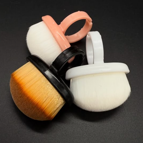 М'яка щітка-кільце для видалення пилу з нігтів (біла) | Зображення 1