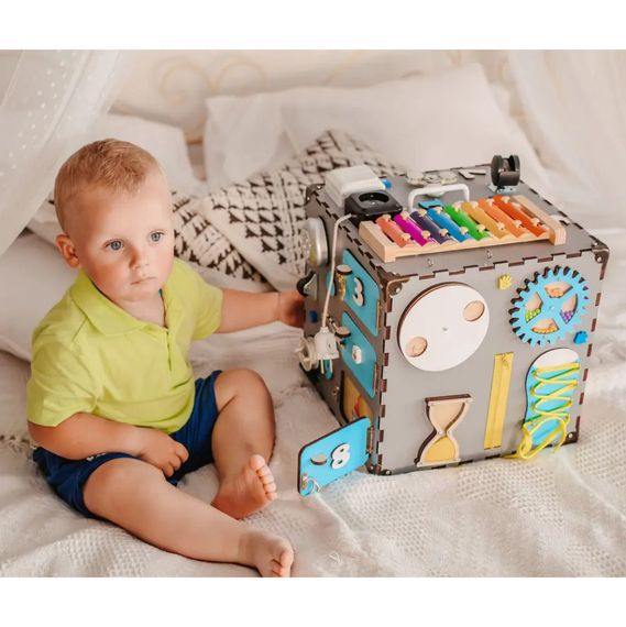 Розвиваюча іграшка Бізікуб Temple Group TG200090 30х30х30 см Сірий | Зображення 4