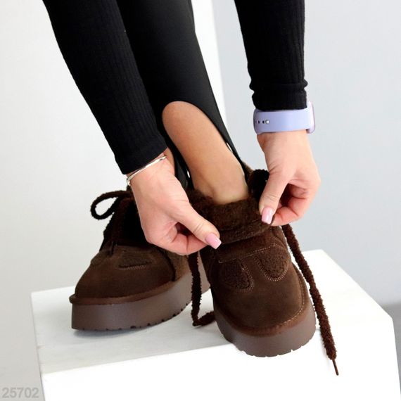 Замшеві Шоколадні кросівки уггі з хутром Тедді на потовщеній підошві | Зображення 8