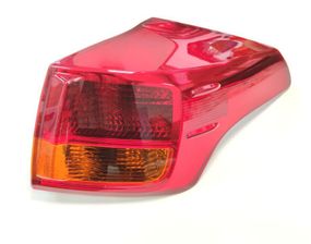 Фонарь задний Toyota RAV4 2013 - 2015 правый, внешний 8156142170 FP 7040 F2-E