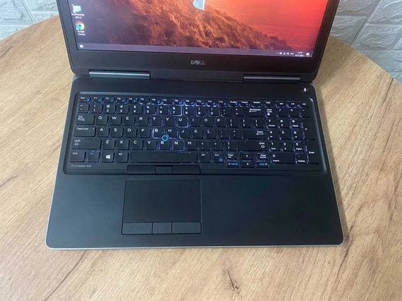 Ноутбук Dell Precision 7520 15.6" FHD Xeon E3 16Gb SSD 128Gb+HDD500 AMD VX4130  Б/В | Зображення 2