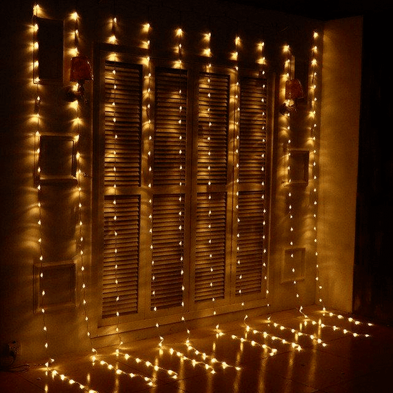 Гірлянда штора Водоспад на вікно Теплий білий колір свічення, 3х2м 240 LED з конектором | Зображення 1