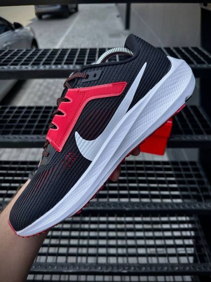 Кросівки Nike Zoom Pegasus 40 (чорно-білі) | Зображення 1