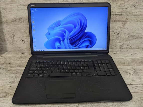 Ноутбук Dell 17.3  8/128 SSD Intel HD