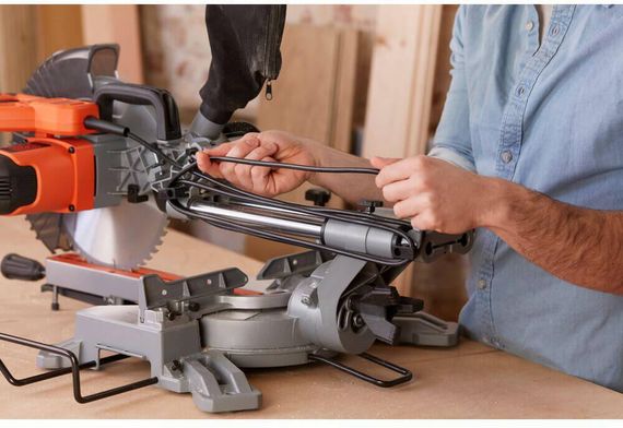Пила торцювальна мережева BLACK+DECKER BES700 | Зображення 9
