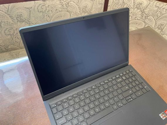 Ультрабук Dell Inspiron 15 3535 / 15.6" (1920x1080) IPS / AMD Ryzen 7 7730U (8 (16) ядер по 2.0 - 4.5 GHz) / 16 GB DDR4 / 256 GB SSD / AMD Radeon Vega 8 Graphics / WebCam б/в | Зображення 2