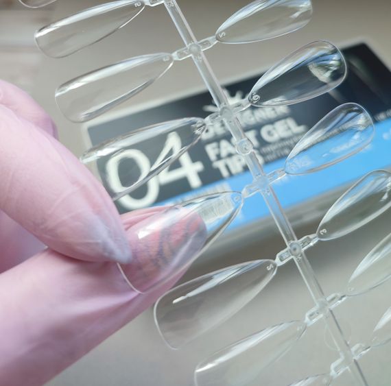 Гелевые типсы для наращивания №04 24шт (маленький стилет)