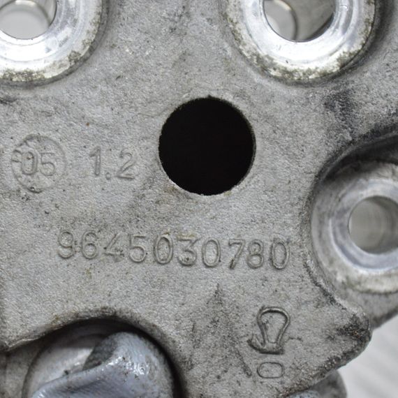 Кронштейн кріплення двигуна правий Citroen Jumpy 2.0 HDI лапа опора мотора Сітроен 9645030780 | Зображення 2