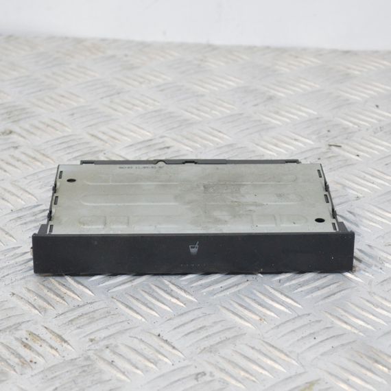 Підстаканник Vw Volkswagen Golf IV тримач для напоїв Фольксваген Гольф 4 1J0858601D