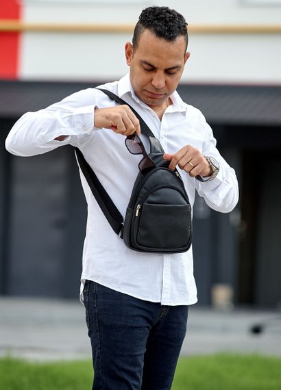 Чоловіча шкіряна сумка через плече слінг Sambag Brooklyn 0SH чорна (83111101wm) | Зображення 1