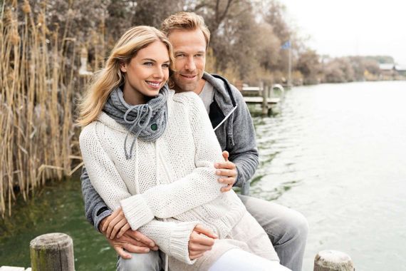 Електрогрілка Beurer  у формі шарфу, акумулятор 2500мА·год, 29х35х0.7см, 3.6Вт, 3 режими, бавовна, сірий (HK_37) | Зображення 1