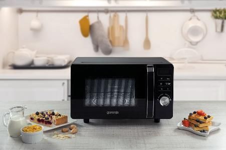 Мікрохвильова піч Gorenje, 20л, електр. управл., 700Вт, гриль, дисплей, чорний (MO20S4BC) | Зображення 1