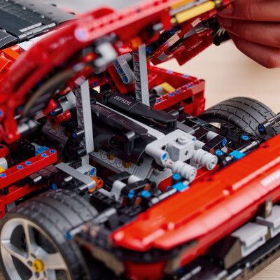 Конструктор LEGO Technic Ferrari Daytona SP3 (42143) | Зображення 5