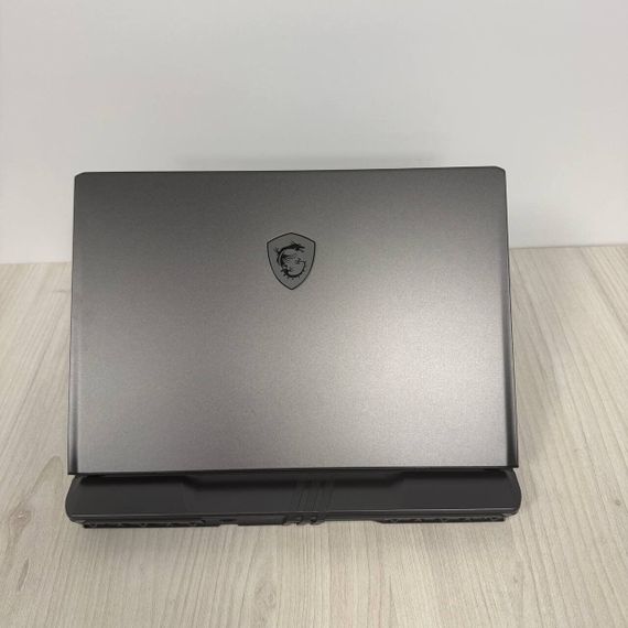 Игровой ноутбук Б-класс MSI Vector GP68HX 12VH / 16" (1920x1200) IPS / Intel Core i9-12900HX (16 (24) ядер по 3.6 - 5.0 GHz) / 32 GB DDR5 / 1000 GB SSD NVMe / nVidia GeForce RTX 4080, 12 GB GDDR6, 192-bit / WebCam б/у | Зображення 2