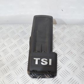Кришка двигуна декоративна 1.2 TSI Skoda Fabia II 2007-2014 Накладка мотора Шкода Фабія 2 03F103935