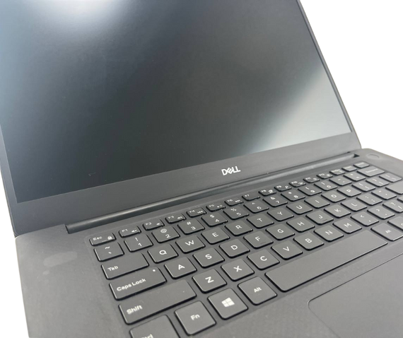 Мобильная рабочая станция Dell Precision 5540 / 15.6" (1920x1080) IPS / Intel Core i7-9850H (6 (12) ядер по 2.6 - 4.6 GHz) / 16 GB DDR4 / 240 GB SSD / nVidia Quadro T2000, 4 GB GDDR5, 128-bit / WebCam б/у | Зображення 2