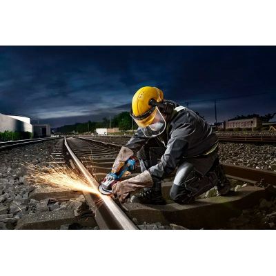 Шлифовальная машина Bosch GWS 18V-11 125мм, 18В, 2x5Ah, 0-9000об/мин, 1.7кг, кейс (0.601.9N4.103) | Зображення 2