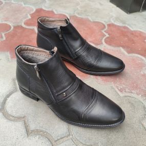 Кожаные ботинки на замках 41 размер