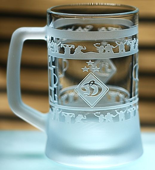 Пивний келих 670 мл ФK Динамо Київ з гравіюванням подарунок для фаната футбольний кухоль круговий