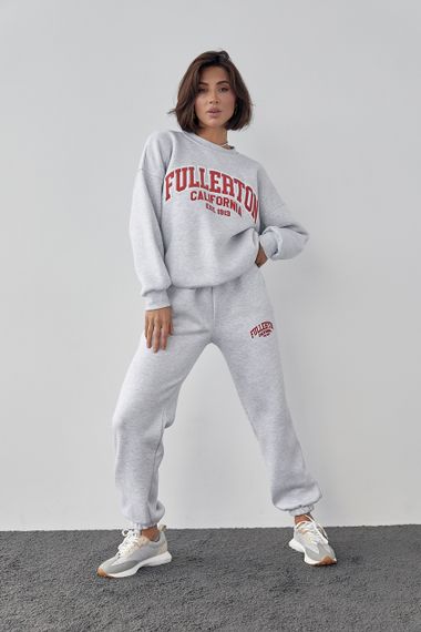Женский спортивный костюм на флисе с принтом Fullerton California - светло-серый цвет, L (есть размеры)