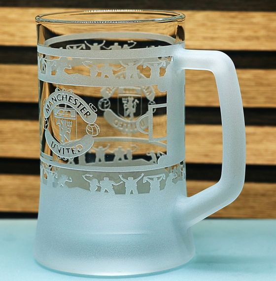 Пивной бокал 670 мл ФК Манчестер Юнайтед FC Manchester United с гравировкой подарок для фаната кружка круговая | Зображення 5