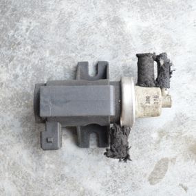 Клапан управління турбіни 1.9 TDI Audi A3 A4 2000-2004 Клапан тиску наддуву Ауді А3 А4 1H0906627A