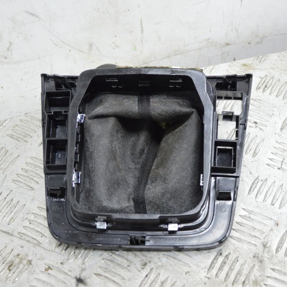 Накладка куліси КПП Volkswagen Passat B6 2005-2010 Рамка перемикання передач Фольксваген Пассат 3C0864263G | Зображення 3