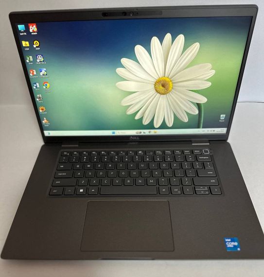 Ультрабук Б-клас Dell Latitude 7520 / 15.6" (1920x1080) IPS / Intel Core i5-1145G7 (4 (8) ядра по 2.6 - 4.4 GHz) / 16 GB DDR4 / 256 GB SSD / Intel Iris Xe Graphics / WebCam / Win 11 Pro б/в | Зображення 1