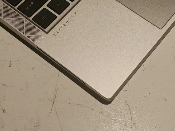 Ультрабук Б-класс HP EliteBook 840 G8 / 14" (1366x768) TN / Intel Core i5-1145G7 (4 (8) ядра по 2.6 - 4.4 GHz) / 8 GB DDR4 / 120 GB SSD / Intel Iris Xe Graphics / WebCam / TouchID / Windows 11 б/у | Зображення 7