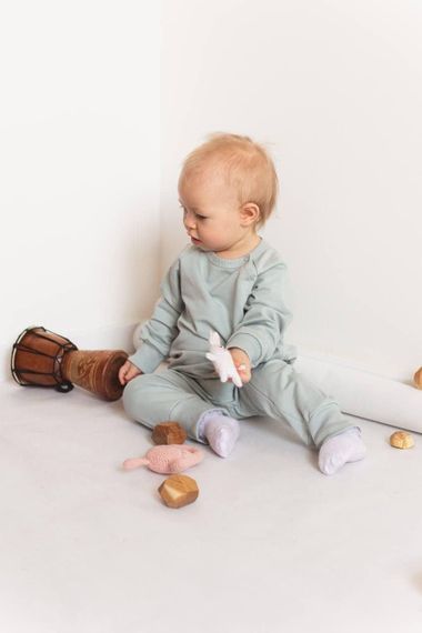 Ромпер дитячий з двонитки на блискавці, колір світла оливка, від 6 міс до 2 років