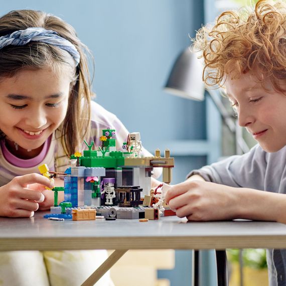 Конструктор LEGO Minecraft Підземелля скелетів 364 деталі (21189) | Зображення 2