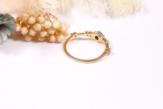 Кольцо из желтого золота с черным камнем 20 | Зображення 4