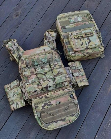 Плитоноска V10 + 2 підсумка, рюкзак та напашник мультикам | Зображення 5