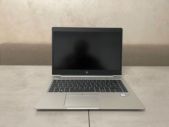 Ультрабук HP EliteBook 840 G5 / 14" (1920x1080) IPS / Intel Core i5-8365U (4 (8) ядра по 1.6 - 4.1 GHz) / 16 GB DDR4 / 256 GB SSD M.2 / Intel UHD Graphics 620 / WebCam б/у | Зображення 2
