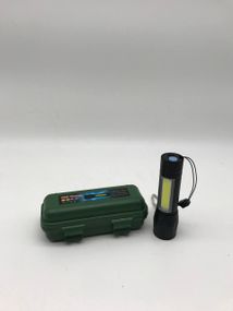 Фонарь ручной с боковой подсветкой BL-911