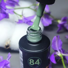 Гель-лак для нігтів Bee Nails 084 (світлий хвойний) 8мл