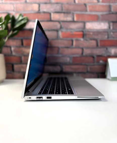 Ультрабук HP EliteBook 645 G9 / 14" (1920x1080) IPS / AMD Ryzen 5 Pro 5675U (6 (12) ядер по 2.3 - 4.3 GHz) / 8 GB DDR4 / 256 GB SSD / AMD Radeon RX Vega 7 / WebCam б/у | Зображення 5