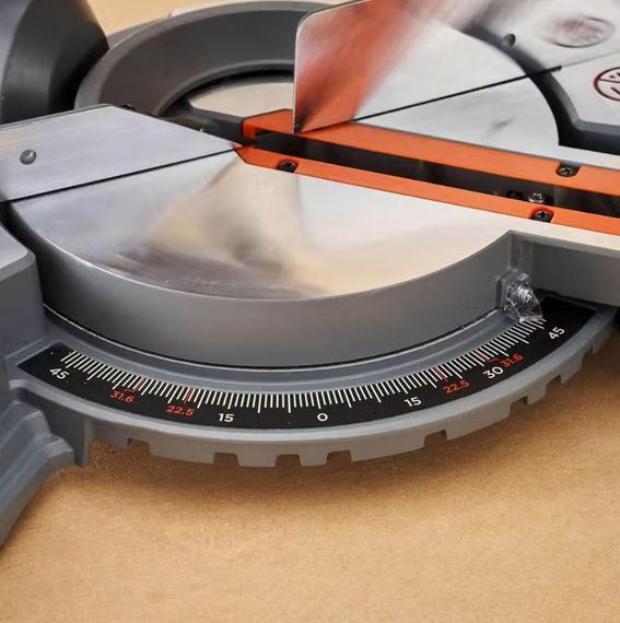 Пила торцювальна мережева Black&Decker BES702 | Зображення 5