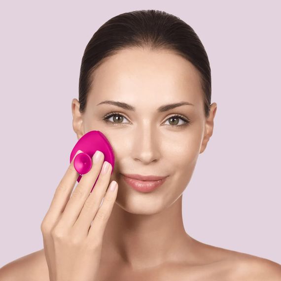 Щітка для обличчя GESKE Facial Brush 4в1 з тримачем white, Малиновий | Зображення 3