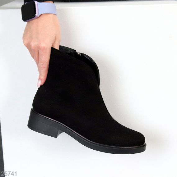 Практичні універсальні чорні зимові черевики замшеві низький хід | Зображення 1