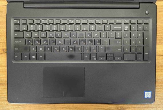 Ноутбук Б-класс Dell Latitude 3590 / 15.6" (1920x1080) IPS / Intel Core i7-8550U (4 (8) ядра по 1.8 - 4.0 GHz) / 16 GB DDR4 / 480 GB SSD / AMD Radeon 530, 2 GB GDDR5, 64-bit / HDMI / WebCam / Windows 10 б/у + Подарок Беспроводная мышь / USB | Зображення 3